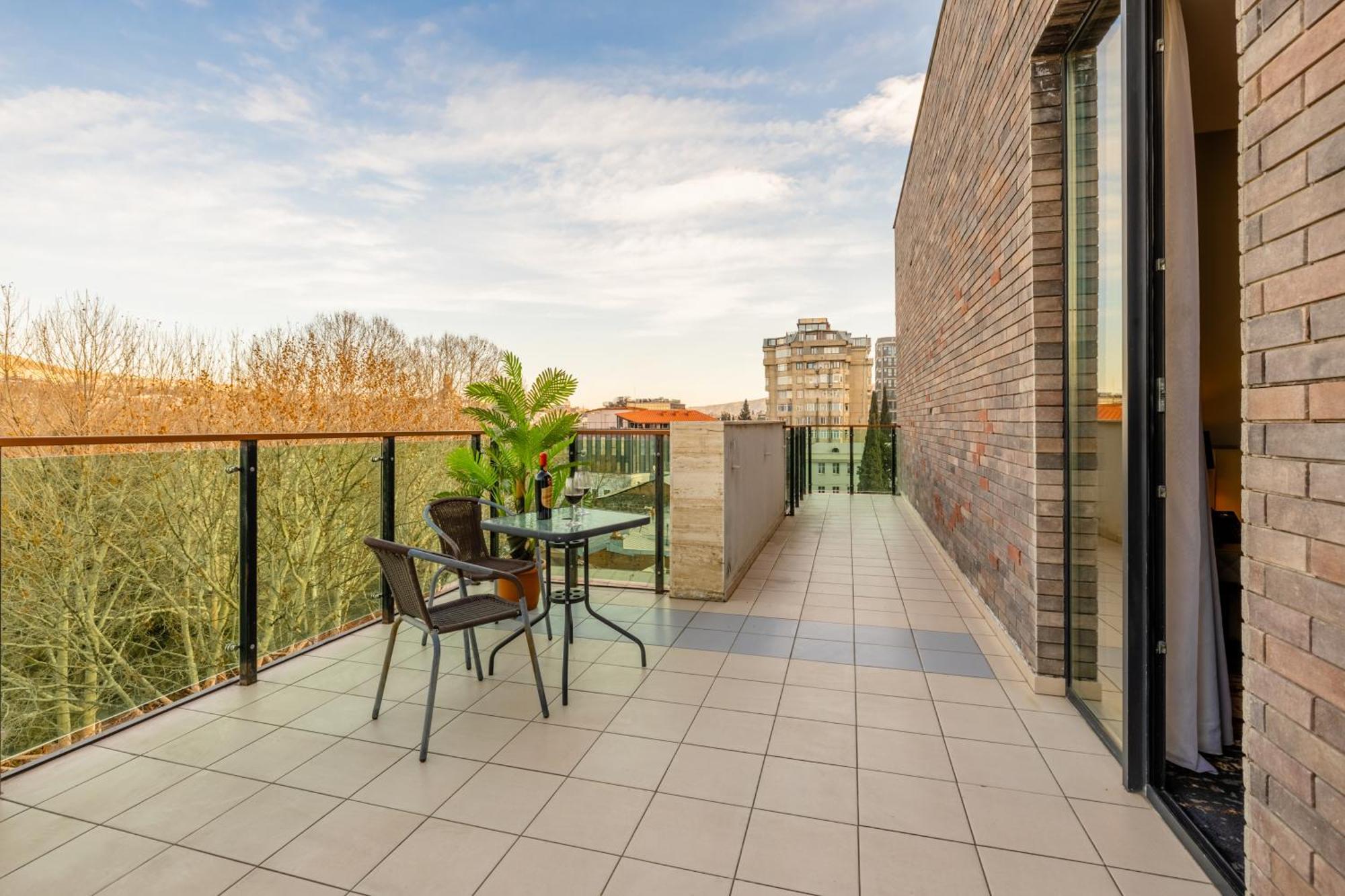 Hotel Brosse Garden Tbilisi Zewnętrze zdjęcie