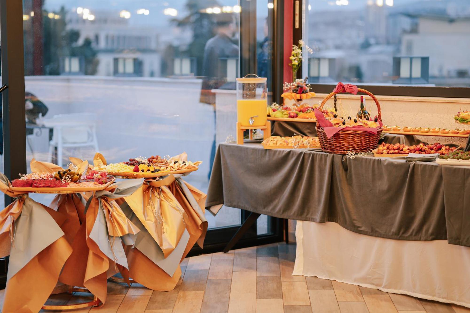 Hotel Brosse Garden Tbilisi Zewnętrze zdjęcie